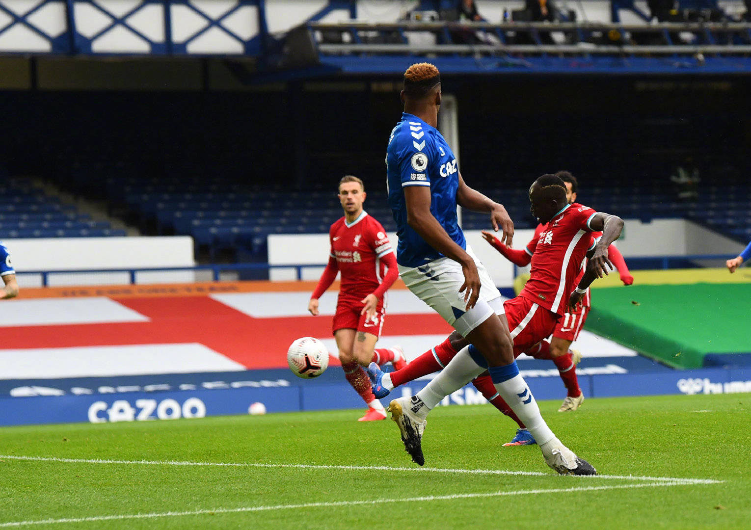 并抬高他的 并抬高他的